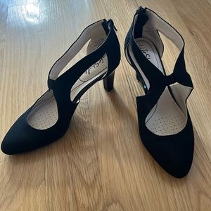 Black life stride heels